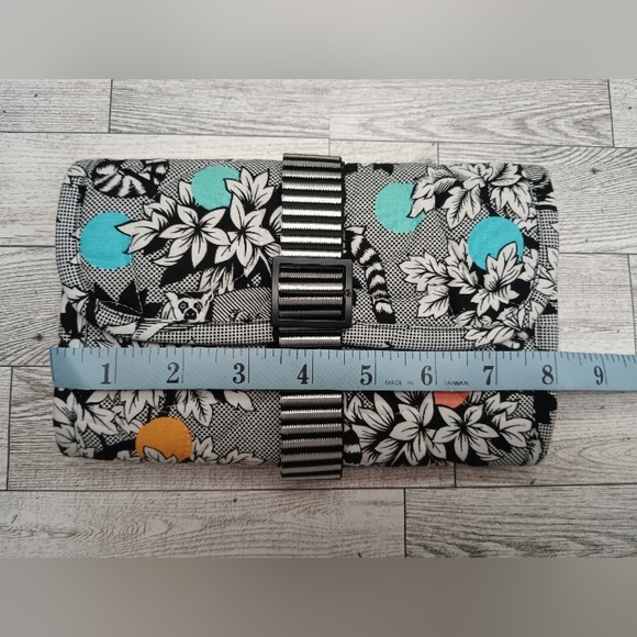 Cosmetic - Jewelry Personal Fabric Organizer Black and White Lemur Pattern - Picture 7 of 9